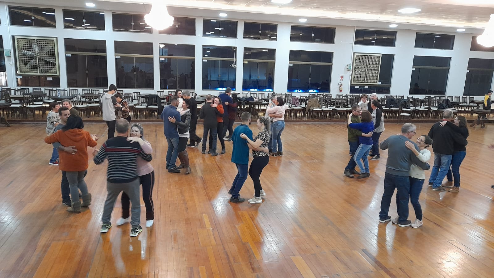Capa DTG Vaqueano Blau Nunes irá oferecer curso de dança de salão