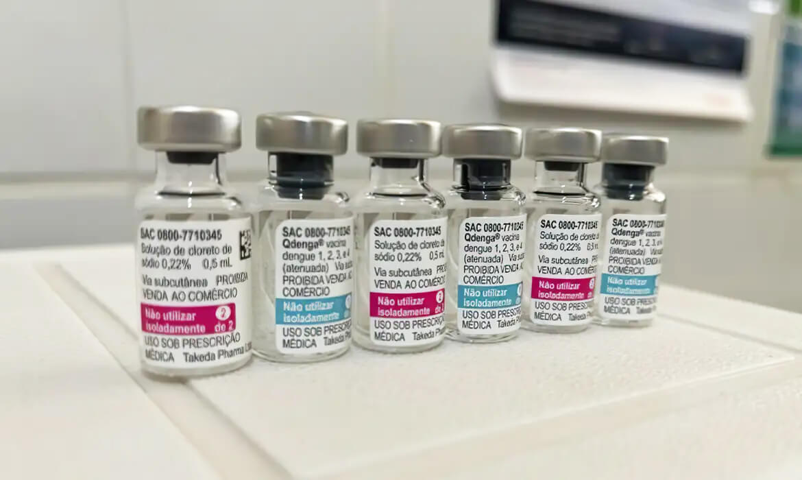 Capa Vacinação contra dengue vai priorizar faixa etária de 6 a 16 anos