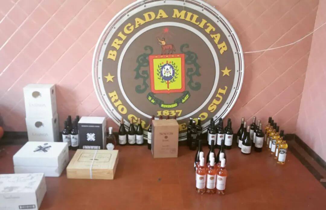 Capa Brigada Militar apreende bebidas de origem estrangeira em Tiradentes do Sul
