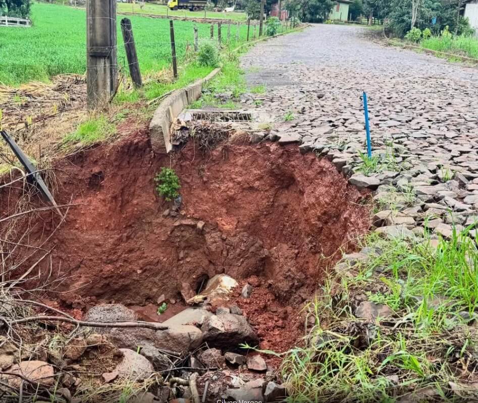 Capa Jaboticaba registra mais 160 milímetros de chuva e volta a sofrer com danos na infraestrutura