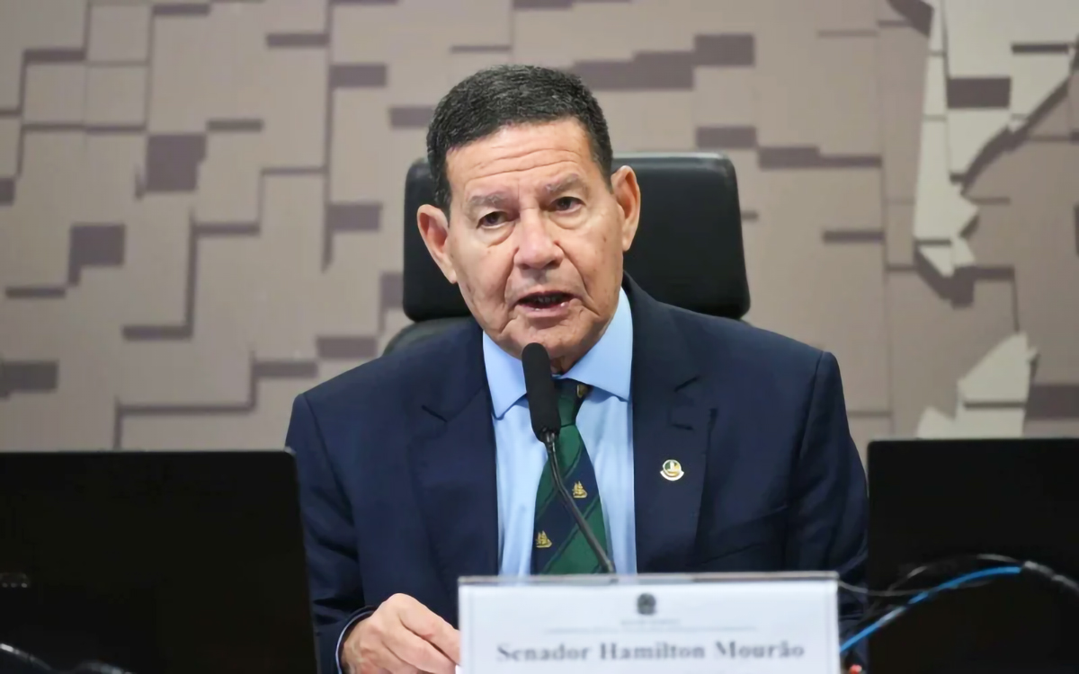 Capa Senador gaúcho Hamilton Mourão é o único a votar contra o fim da escala 6x1