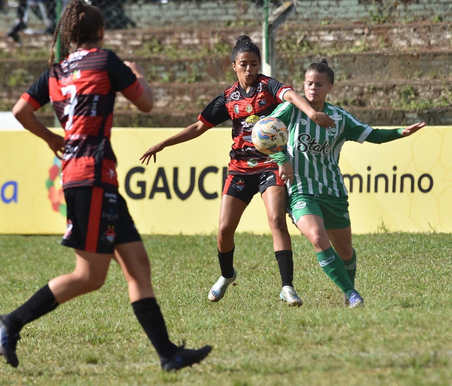 Capa Gurias do Yucumã buscam recuperação no Gauchão Feminino contra o Elite