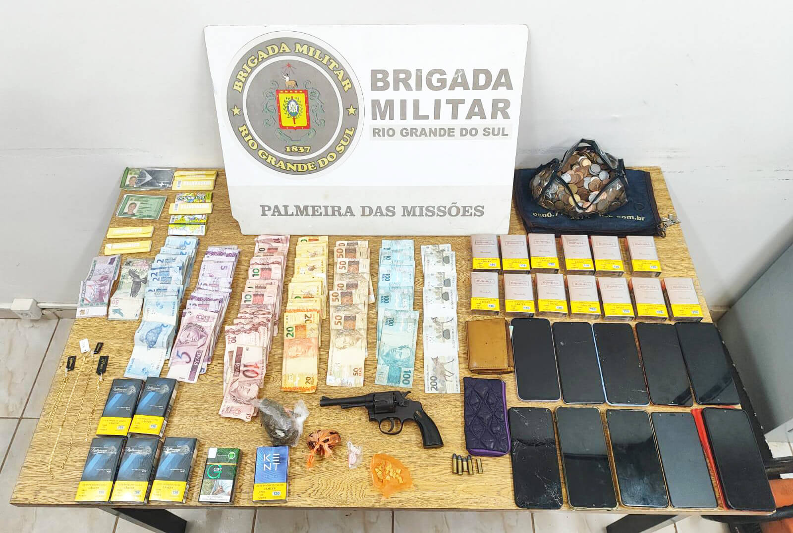 Capa Homem é preso por tráfico de drogas, posse de munição e corrupção de menores em Palmeira das Missões