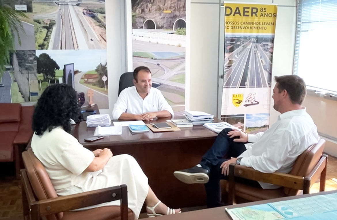 Capa Prefeito de Seberi Adilson Balestrin realiza importantes reuniões em Porto Alegre