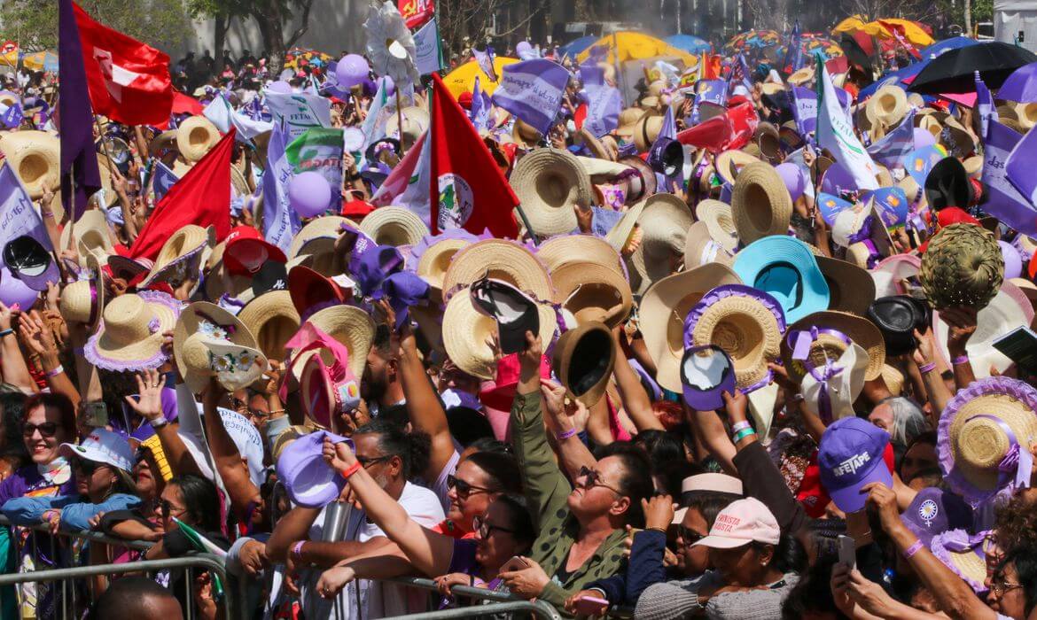 Capa Lula cria pacto nacional de prevenção a feminicídios