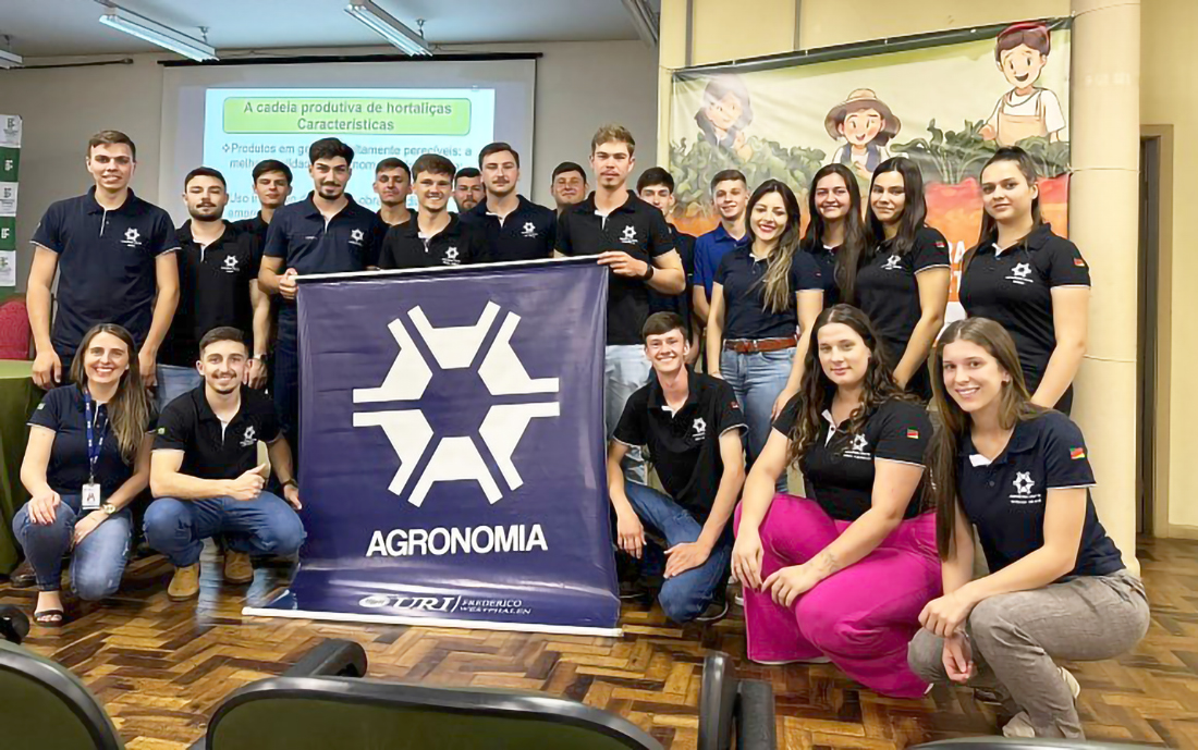 Capa Alunos de Agronomia da URI participam de evento sobre Olericultura