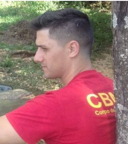 Capa Bombeiro ferido após incêndio em caminhão está na UTI em Porto Alegre