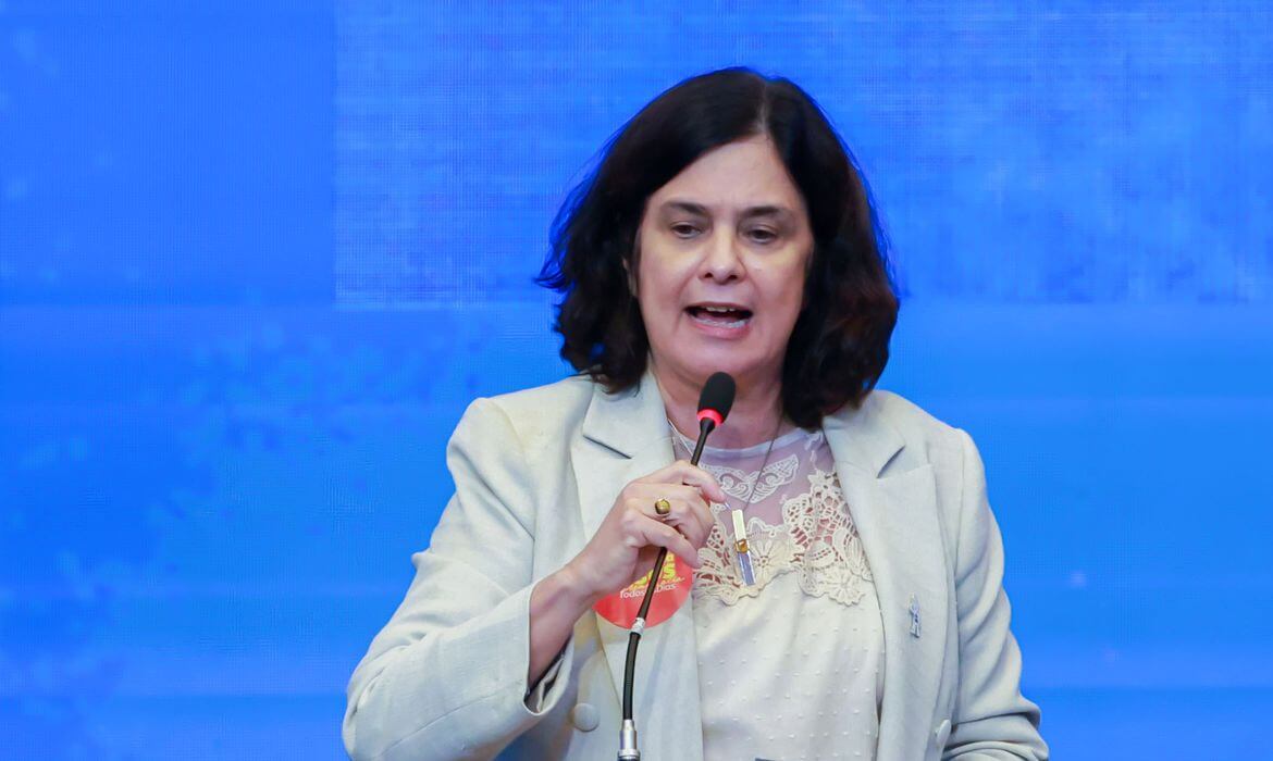 Capa Governo vai pagar piso da enfermagem retroativo a maio