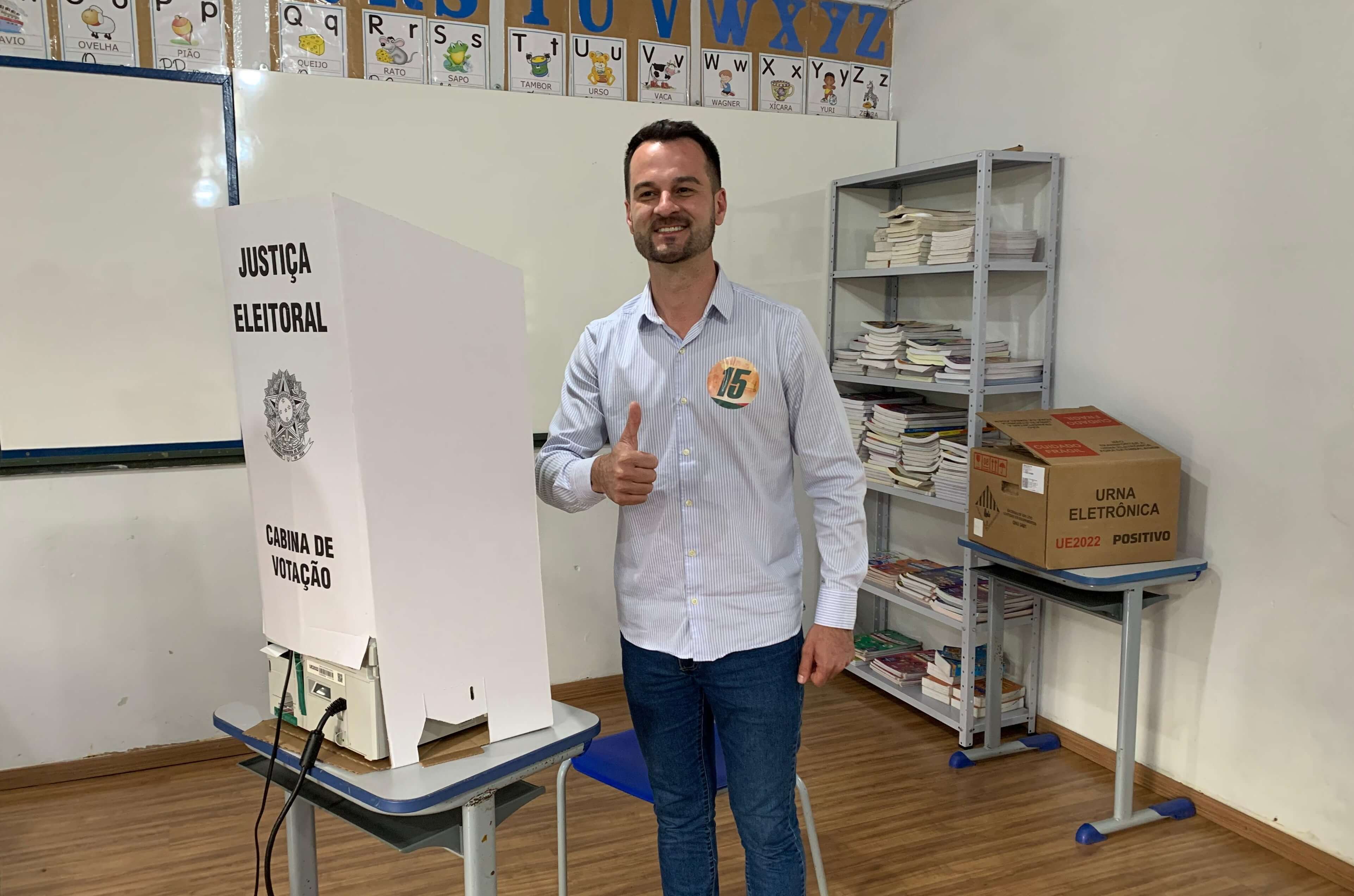 Capa Candidato à Prefeitura de Frederico Westphalen, João Vendruscolo, realiza seu voto no Distrito de Castelinho