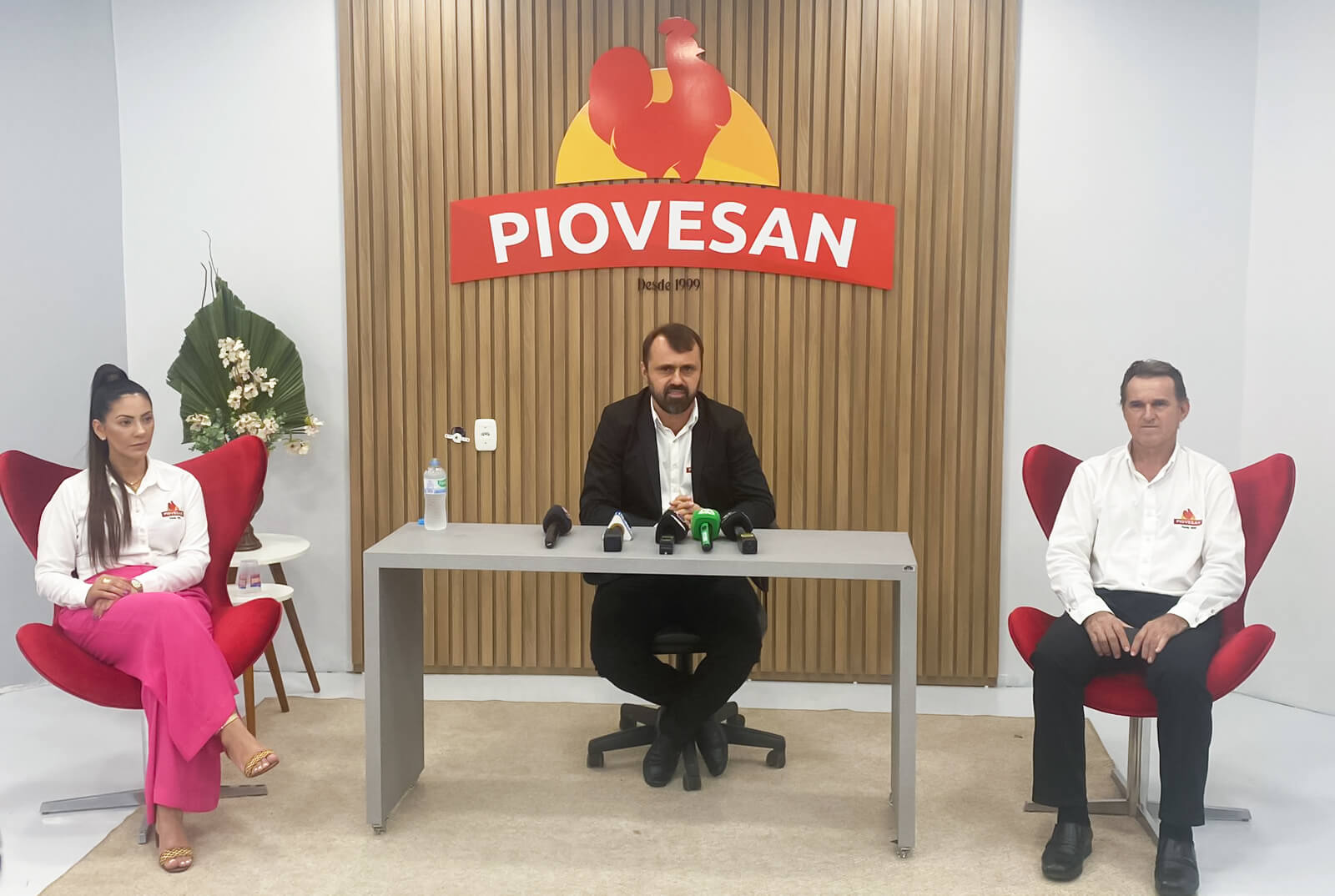 Capa Frangos Piovensan completa 25 anos com lançamento de nova linha de produtos