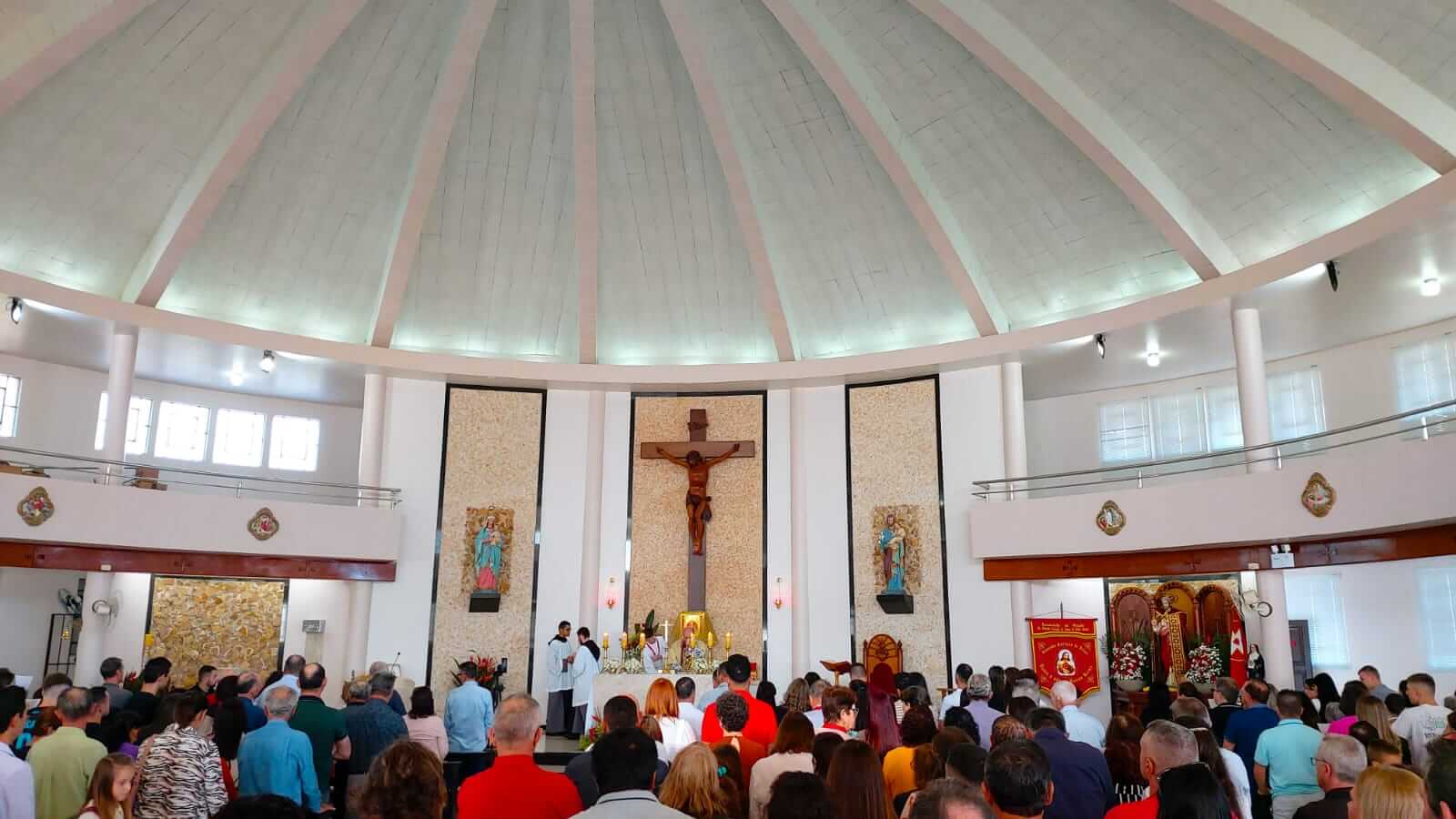 Capa Vista Alegre celebra seu padroeiro Sagrado Coração de Jesus