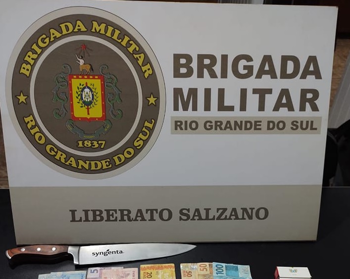 Capa BM apreende drogas em Liberato Salzano