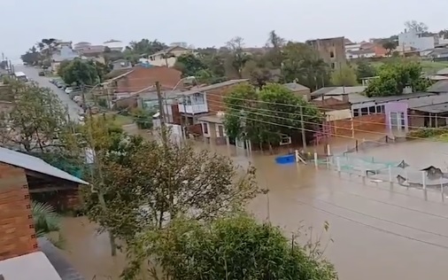 Capa Sobe para 17 o número de cidades afetadas pelas chuvas no RS; veja a lista