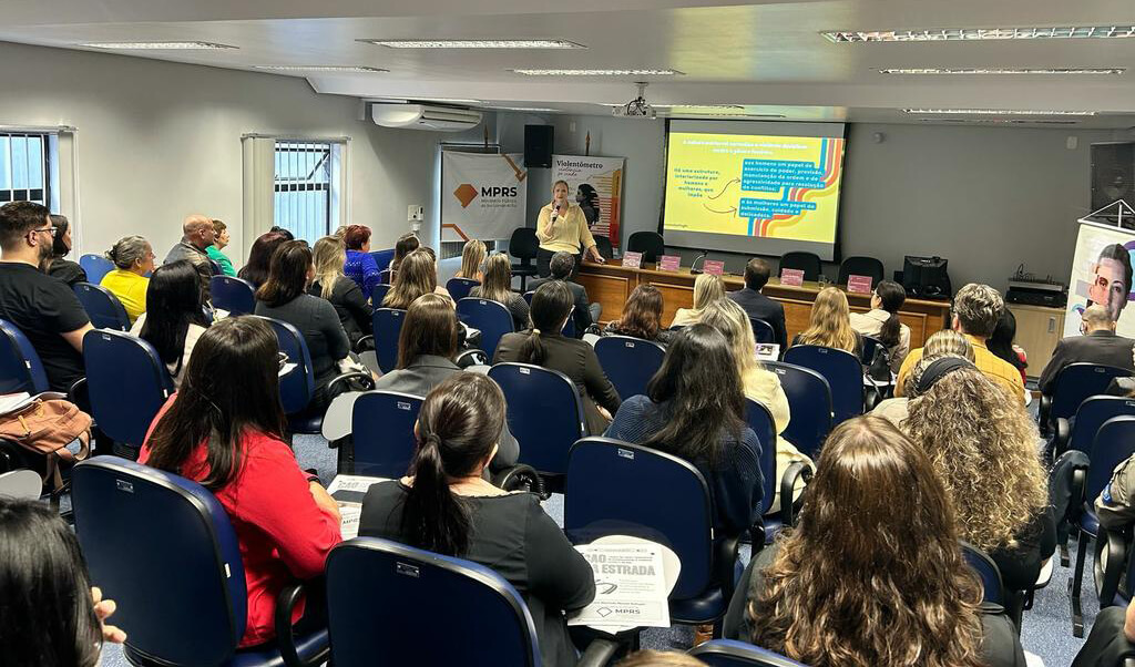 Capa Palmeira das Missões recebe capacitação das redes de proteção à mulher
