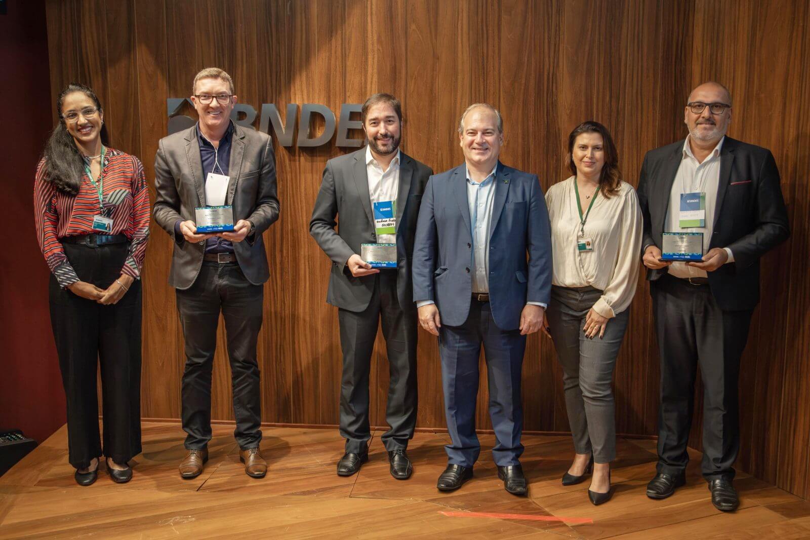 Capa Cresol recebe três prêmios como agente financeiro do BNDES