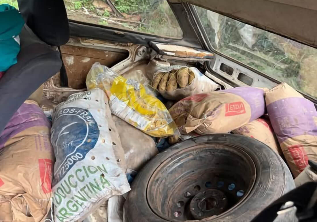 Capa Receita Federal apreende mercadorias estrangeiras e gêneros alimentícios em Tiradentes do Sul