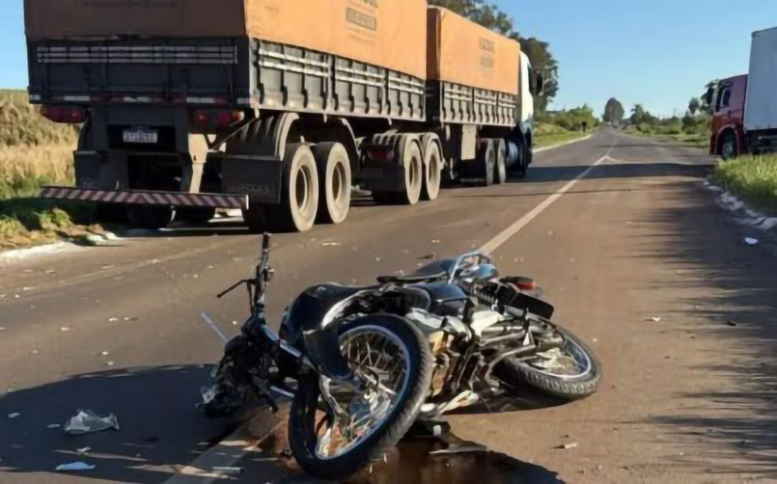 Capa Motociclista morre após colisão com carreta emplacada em Frederico Westphalen