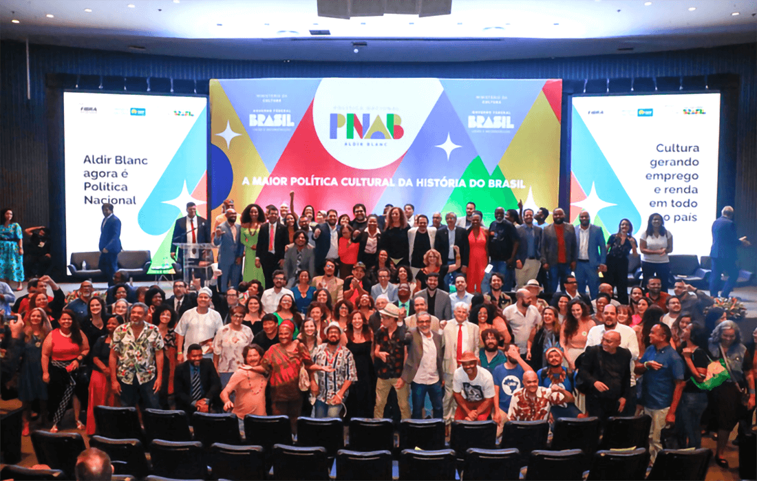 Capa Lula sanciona lei que torna Política Nacional Aldir Blanc permanente