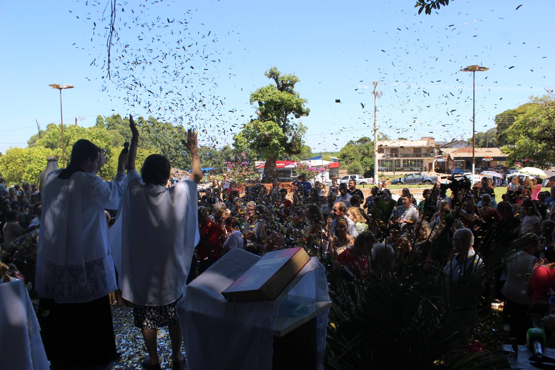 Capa Centenas de fiéis celebram as Romarias de Nossa Senhora de Lourdes e Diocesana do Enfermo