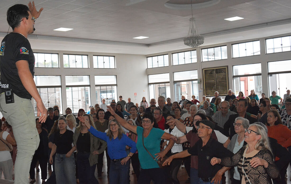 Capa Comemoração do Dia do Idoso em Frederico Westphalen reúne 17 grupos no Clube Harmonia