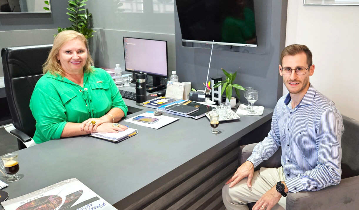 Capa Novo defensor público da Defensoria de Frederico Westphalen visita Poder Legislativo