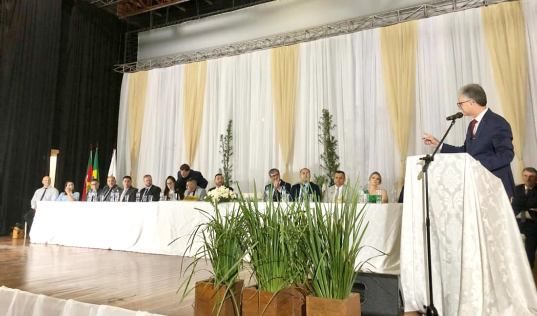 Capa Prefeito, vice e vereadores eleitos tomam posse em Palmeira das Missões