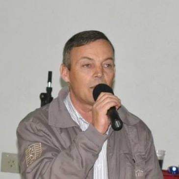 Capa Morre o enólogo Nivaldo Potrich