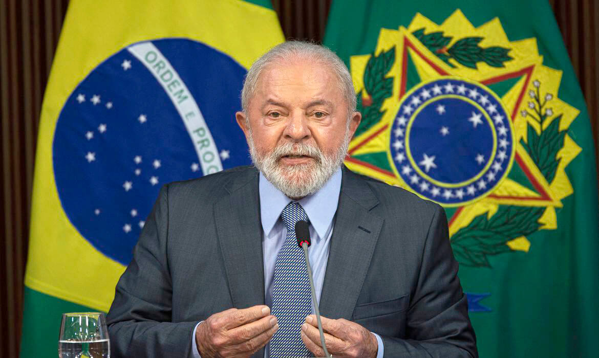 Capa Retomada de programas e revisão de medidas marcam 100 dias de Lula