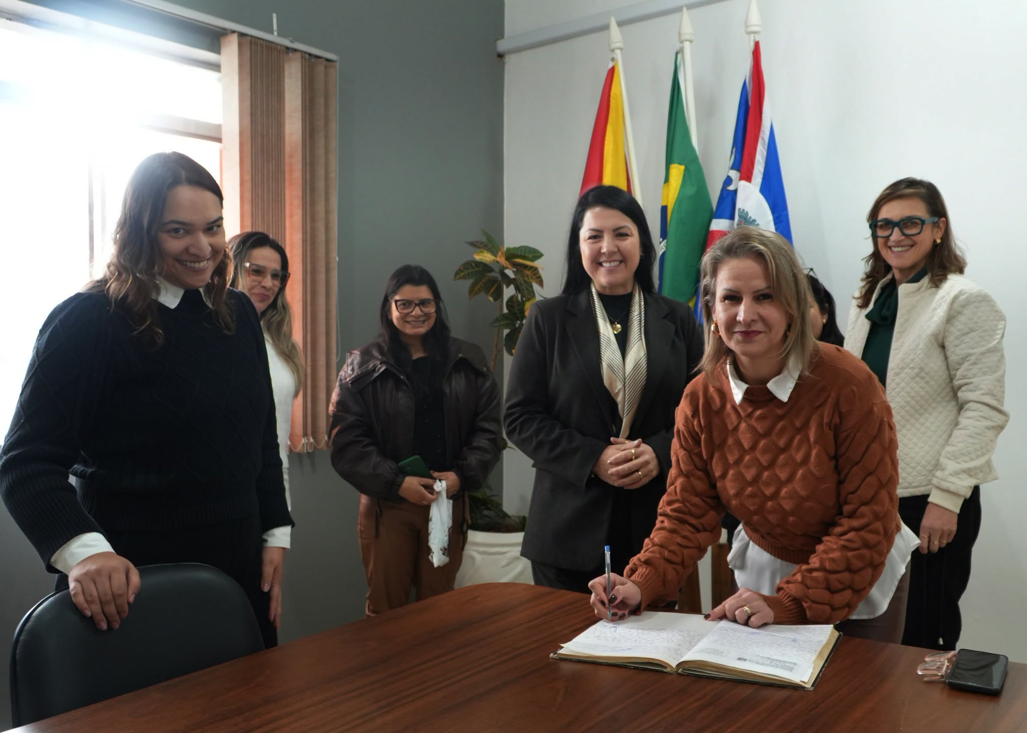 Capa Vereadora Luciana Zanovello assume interinamente a Prefeitura de Nonoai