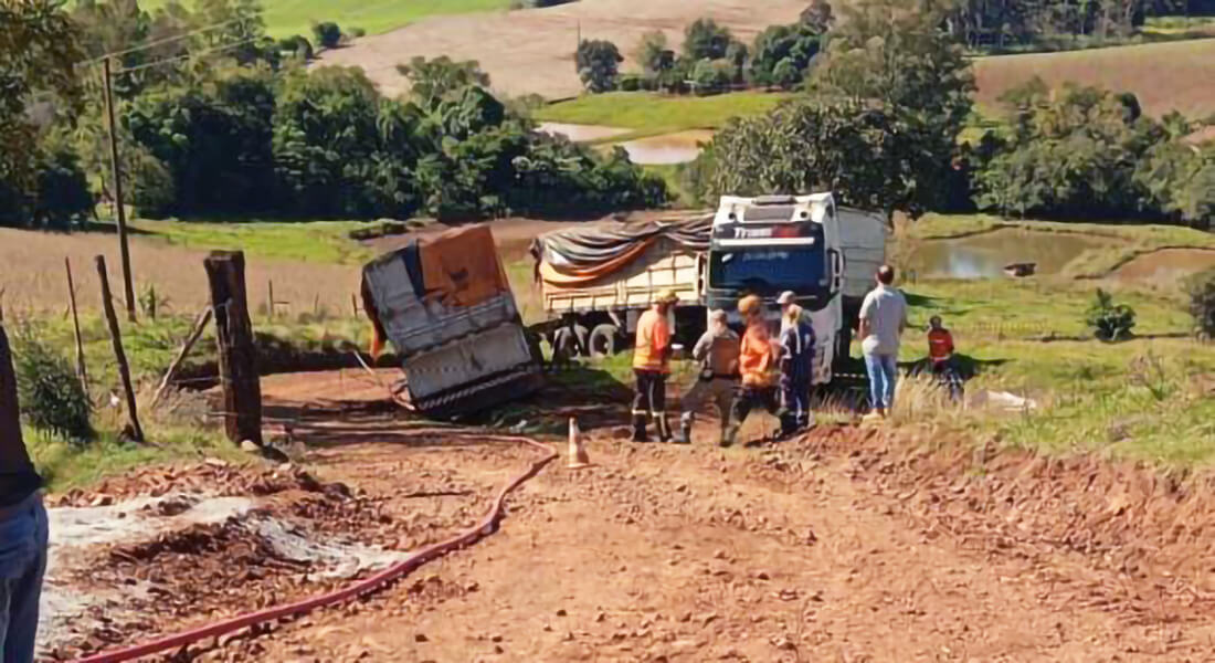 Capa Motorista de caminhão morre em acidente no interior de Horizontina
