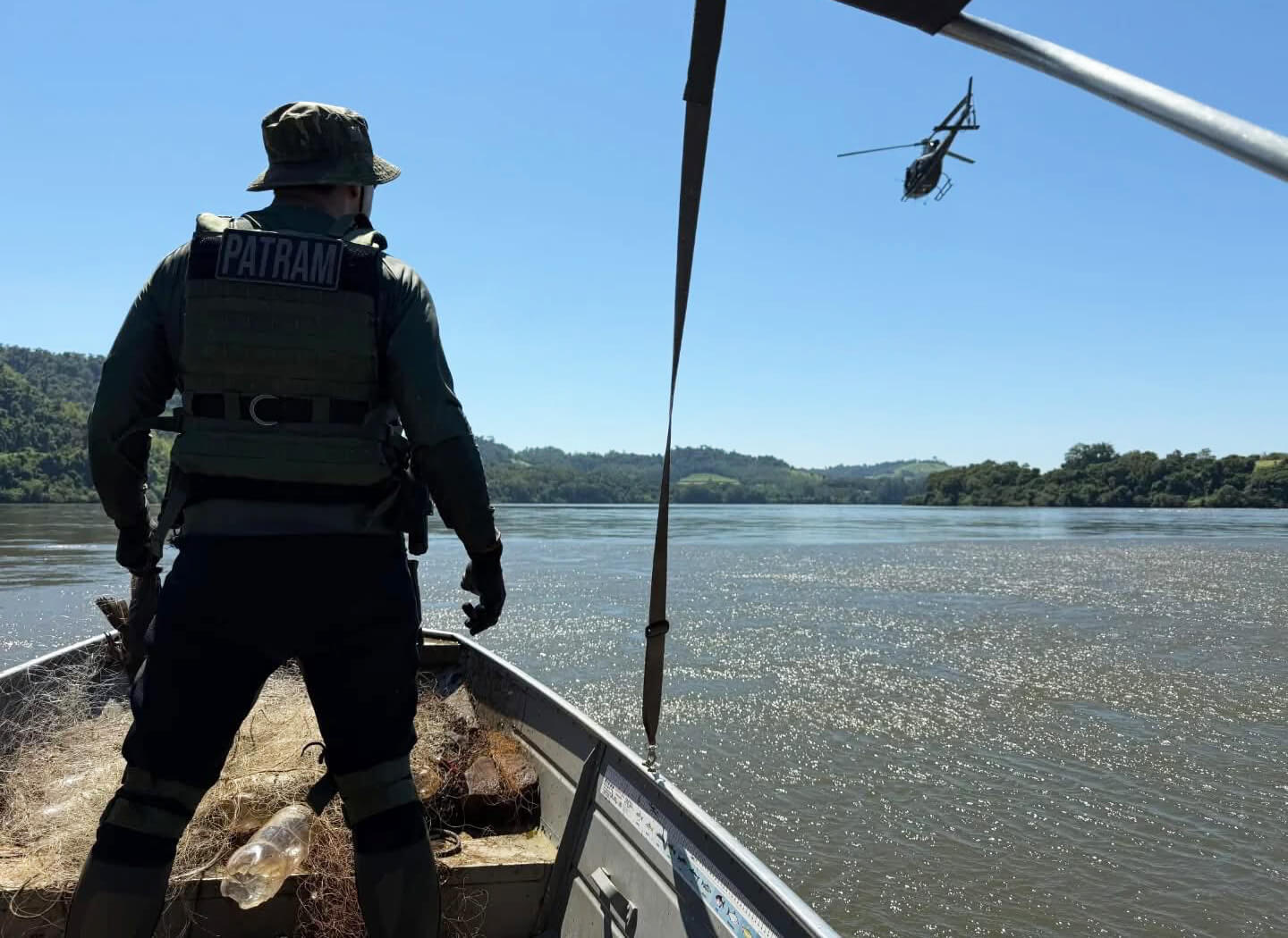 Capa Polícia Ambiental prende mulher por porte de arma e pesca predatória em Vicente Dutra