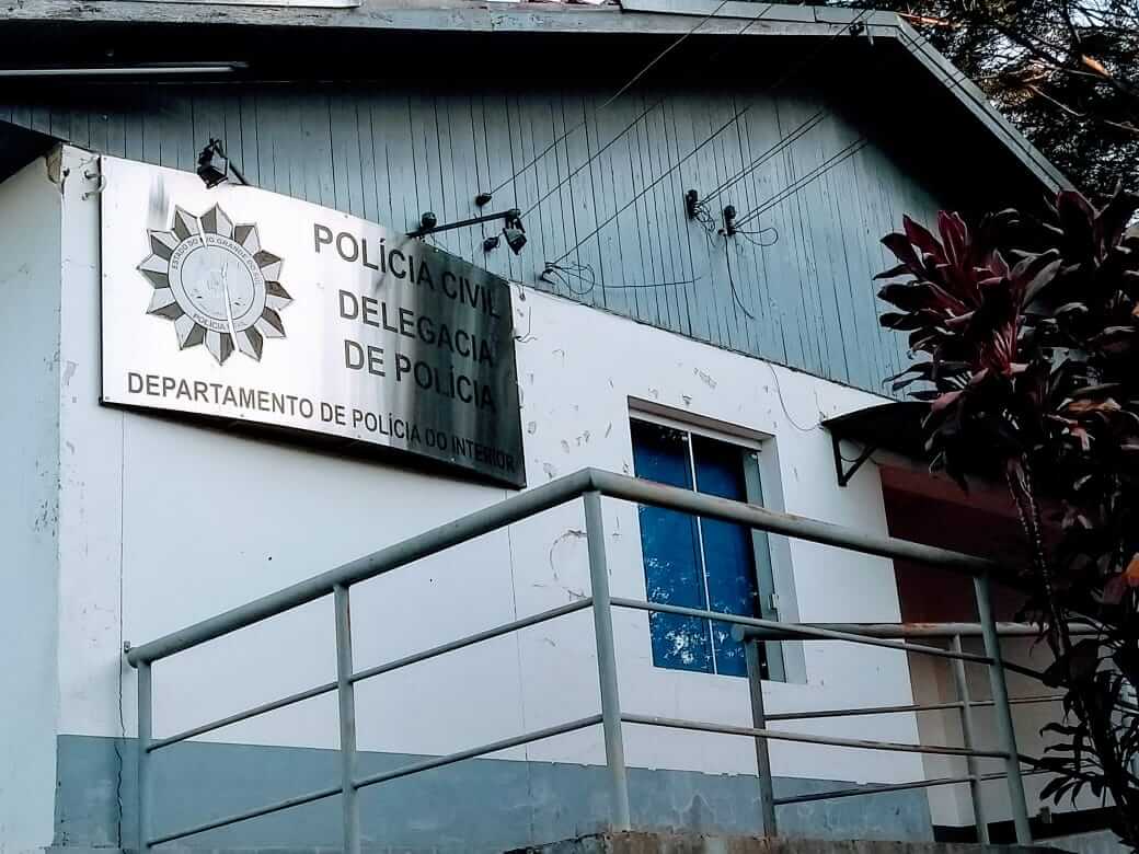 Capa Golpistas usam identidades de advogados de Tenente Portela em contatos via WhatsApp