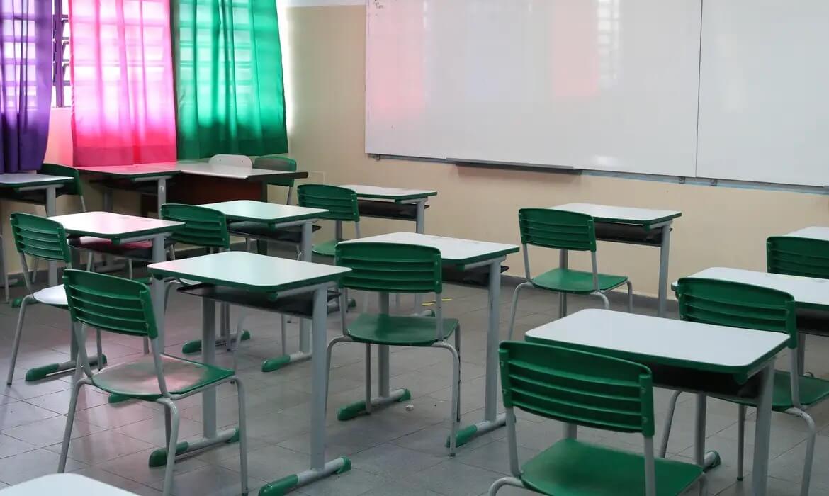Capa Aulas na rede estadual continuam suspensas nesta terça-feira