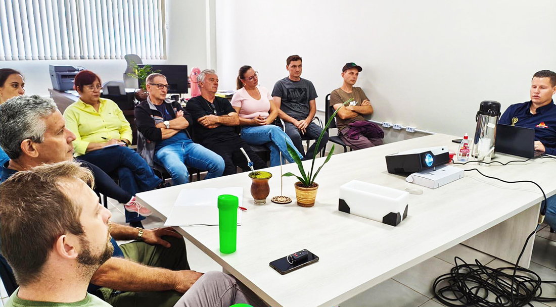 Capa Iraí debate parcerias com Frangos Piovesan para implantação e fortalecimento de aviários