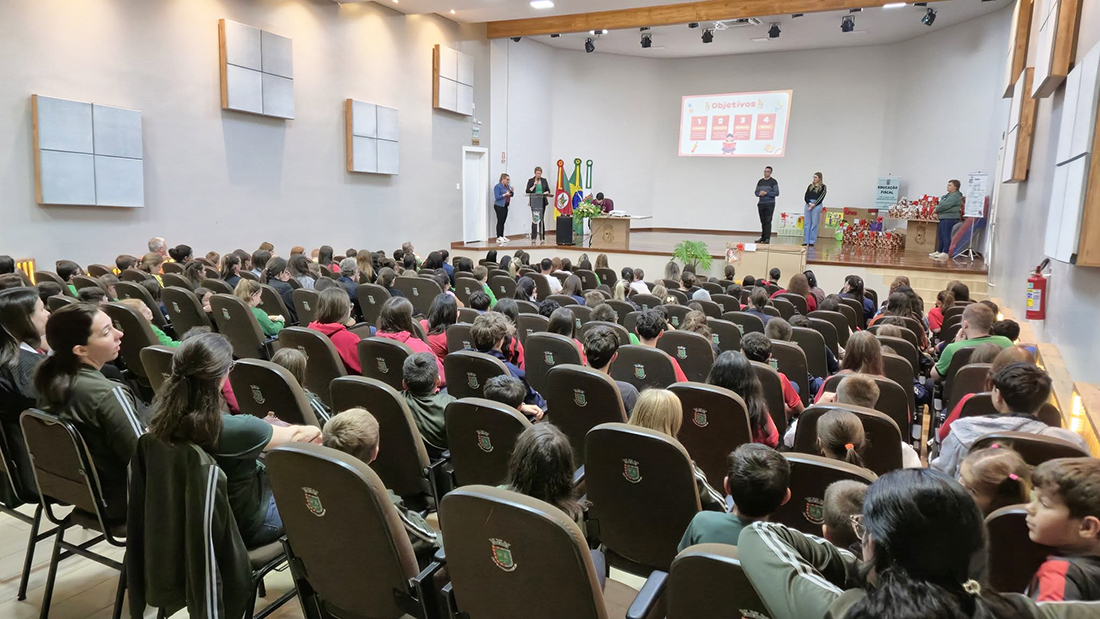 Capa Tenente Portela celebra premiação de Projeto de Educação Fiscal e NFG