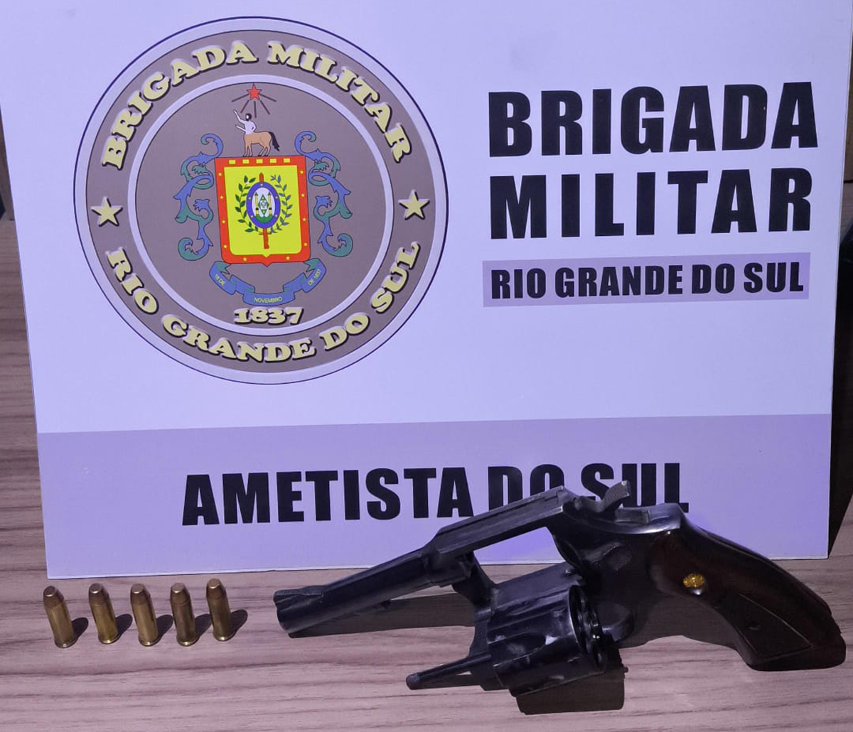 Capa Homem de 61 anos é preso por porte ilegal de arma de fogo em Ametista do Sul