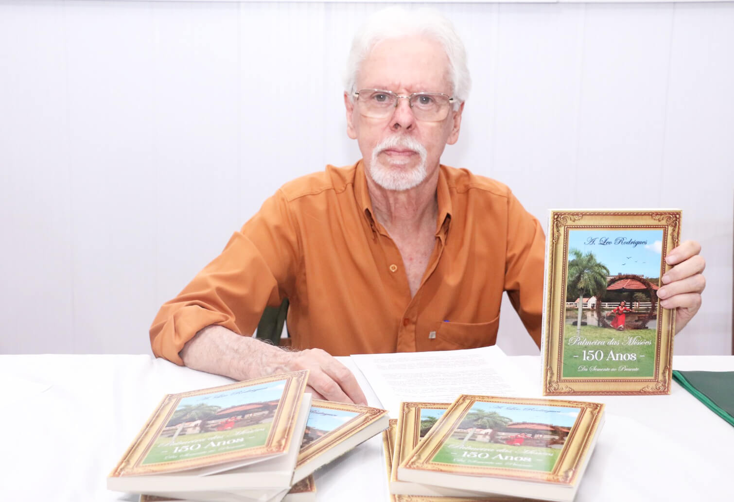 Capa Livro celebra os 150 anos de Palmeira das Missões com relato da história local