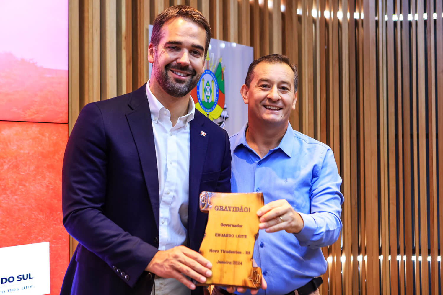 Capa Assinada a ordem de início para obra de pavimentação asfáltica entre Pinhal e Novo Tiradentes