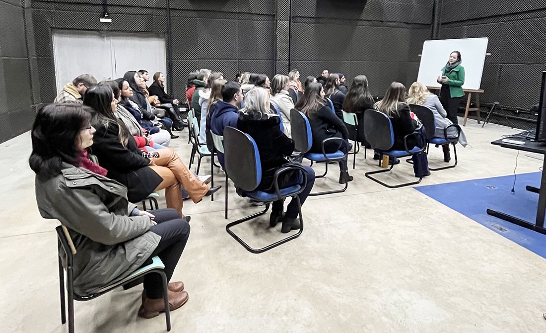 Capa UFSM-FW promove encontro com professores do Ensino Médio para fortalecer vínculos com escolas da região