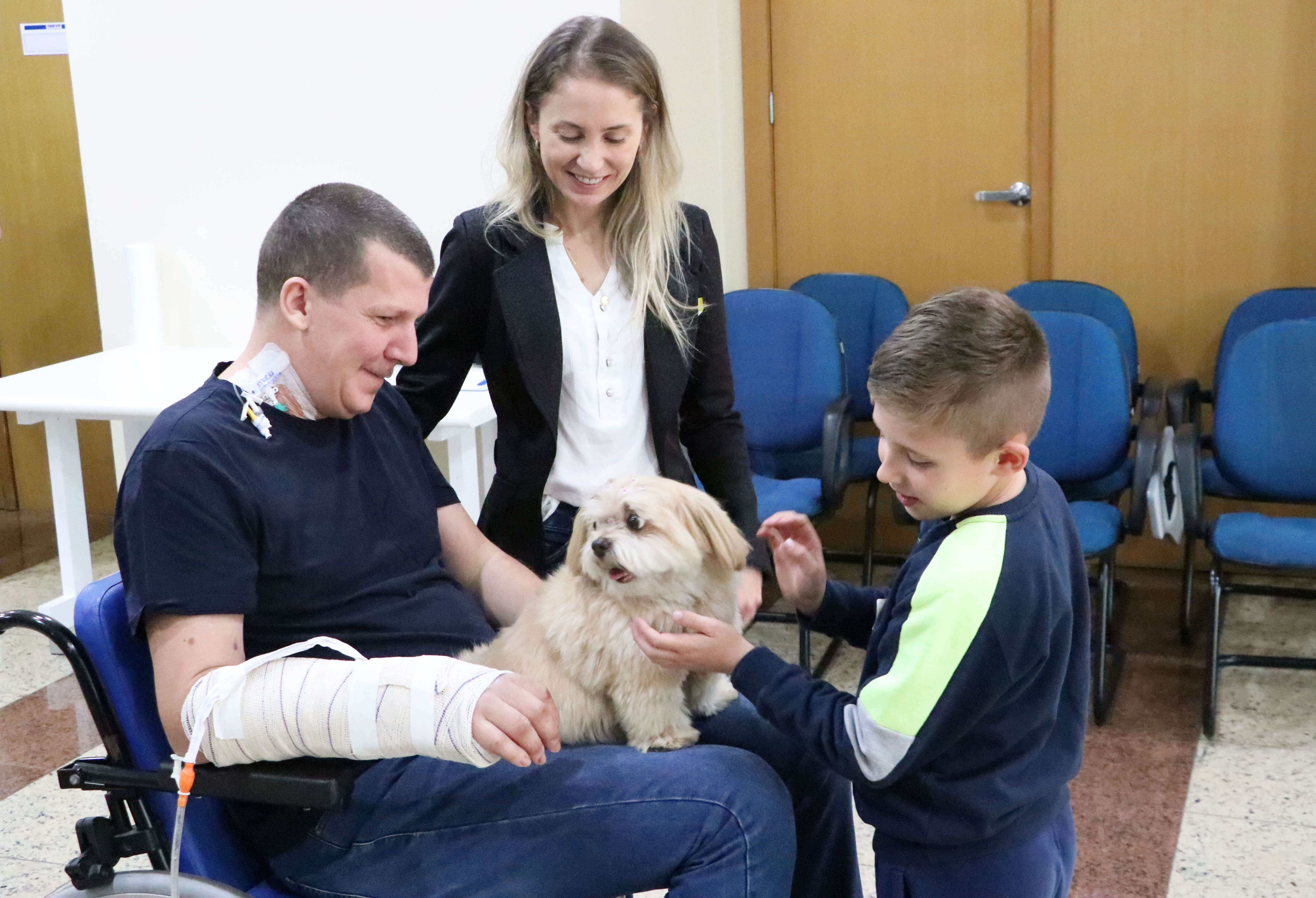 Capa Programa Meu Pet: carinho de animais de estimação ajuda no tratamento de pacientes do HSVP