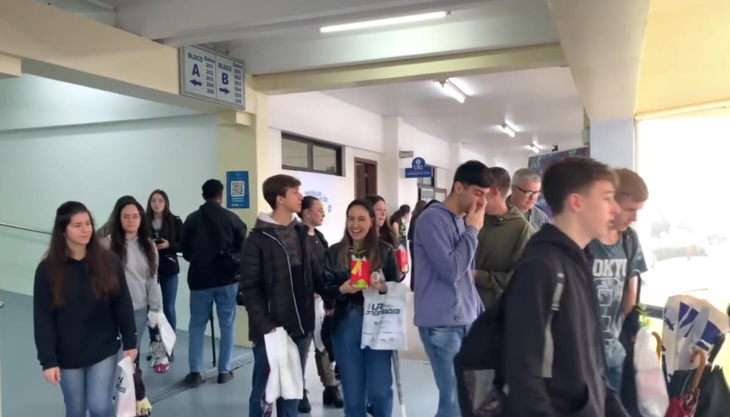 Capa URI Profissões movimenta estudantes de toda região
