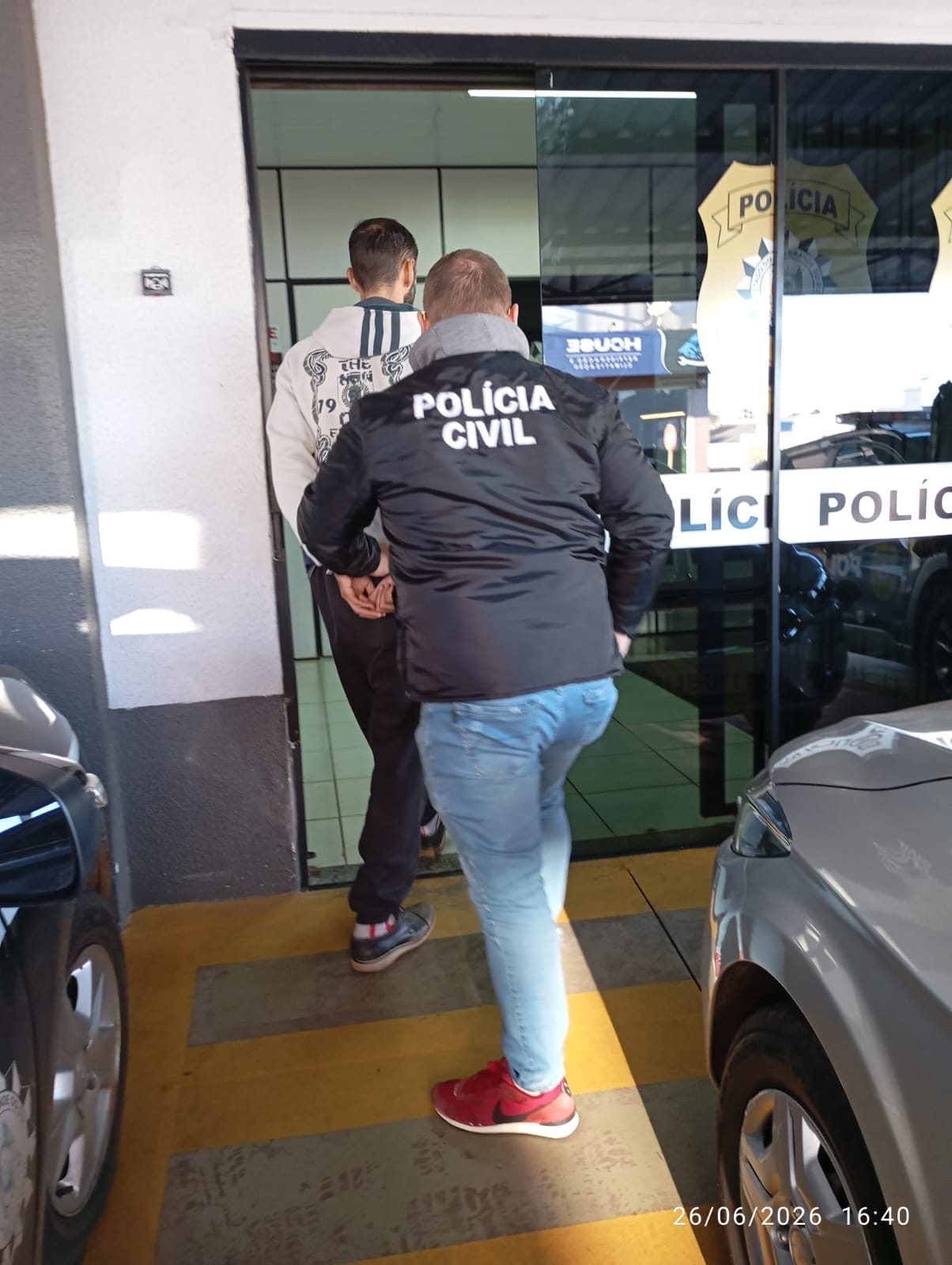 Capa Polícia Civil prende dois investigados por furtos a estabelecimentos comerciais da cidade
