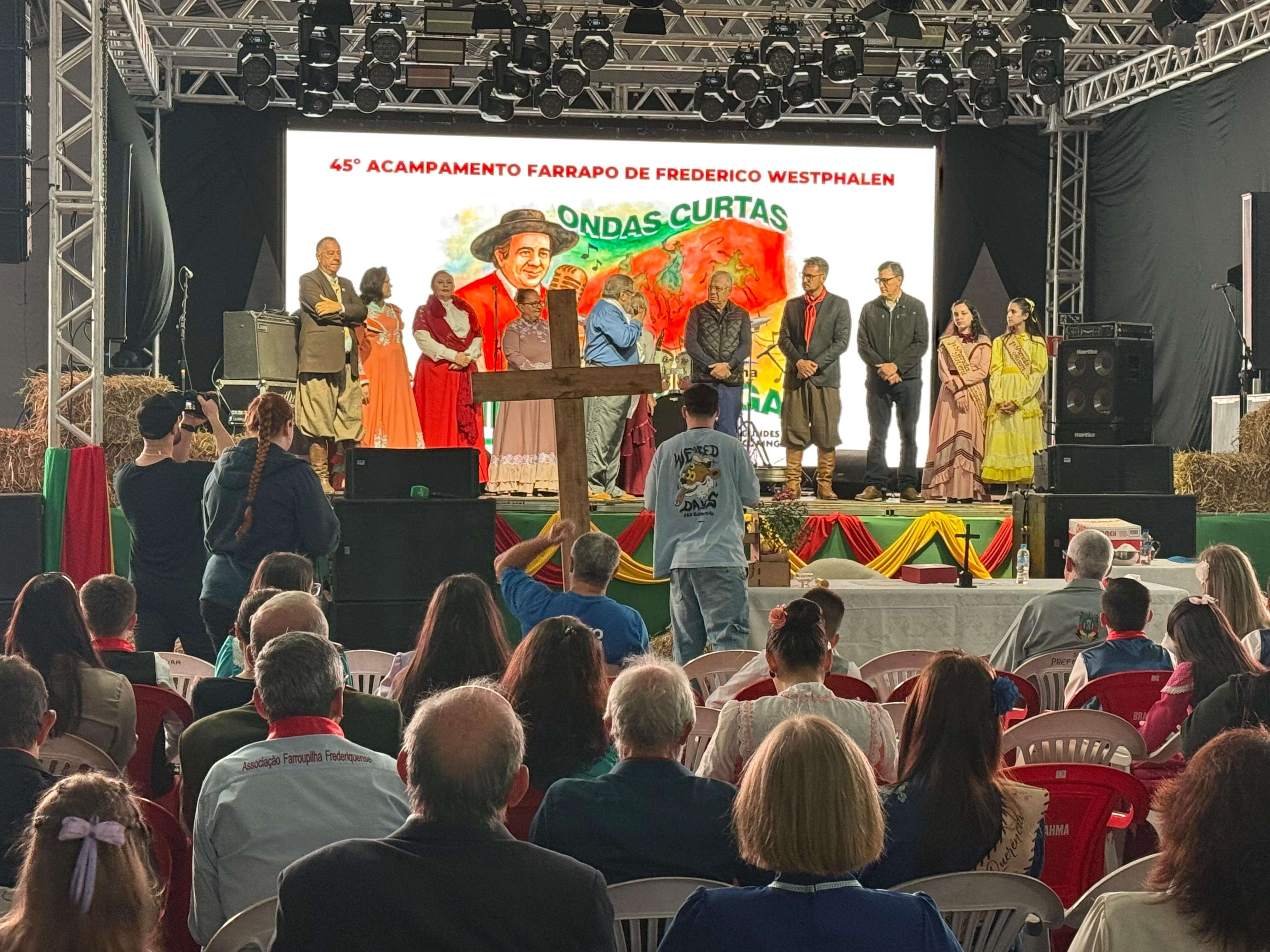 Capa Inicia 45° Acampamento Farrapo de Frederico Westphalen