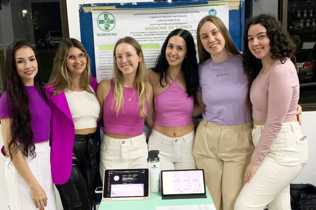 Capa Acadêmicos de Biomedicina e Farmácia apresentam Projetos Integradores