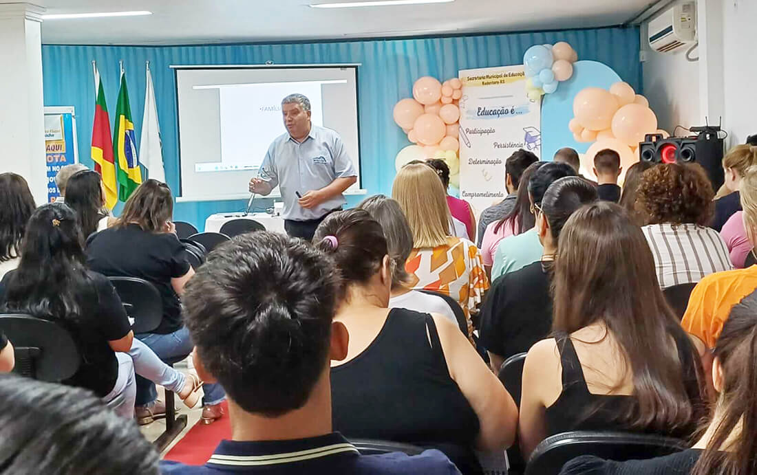 Capa Administração Municipal de Redentora promove formação pedagógica