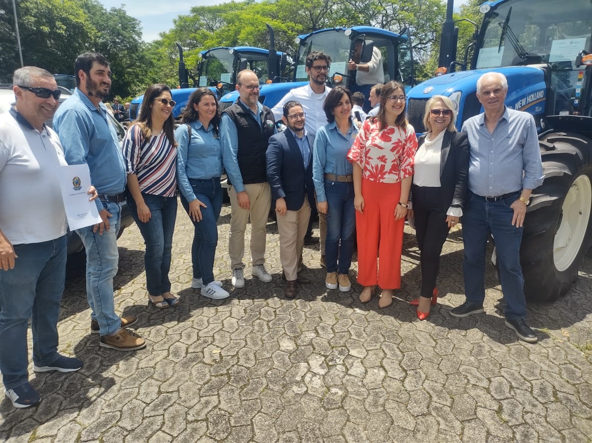 Capa 20ª CRE participa da entrega de equipamentos à Escola Estadual Técnica Celeste Gobbato 