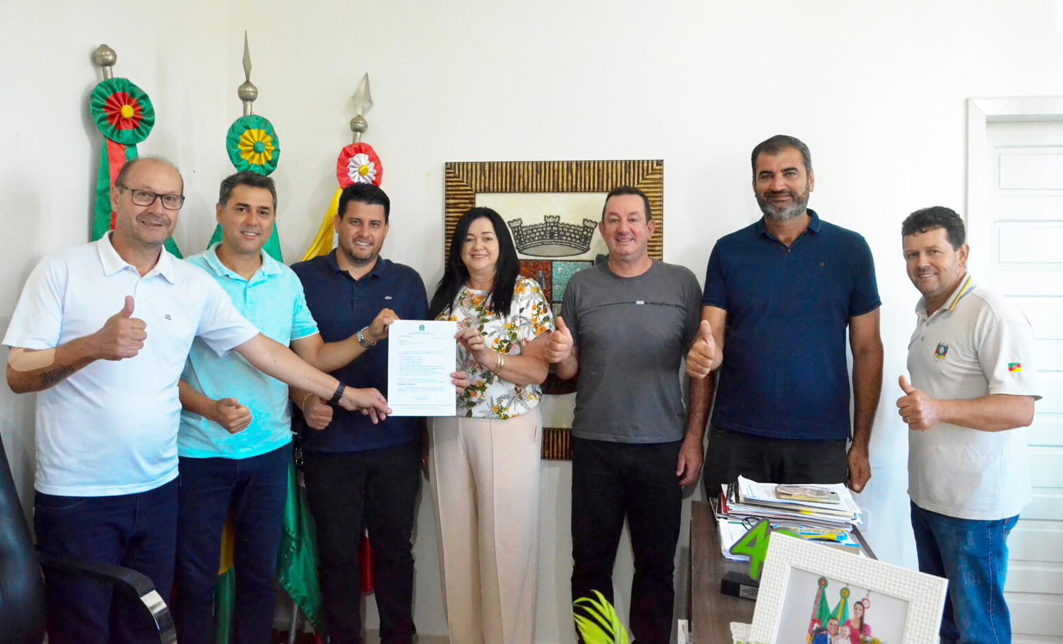 Capa Caiçara recebe ofício que oficializa emenda de mais de R$ 300 mil para o município