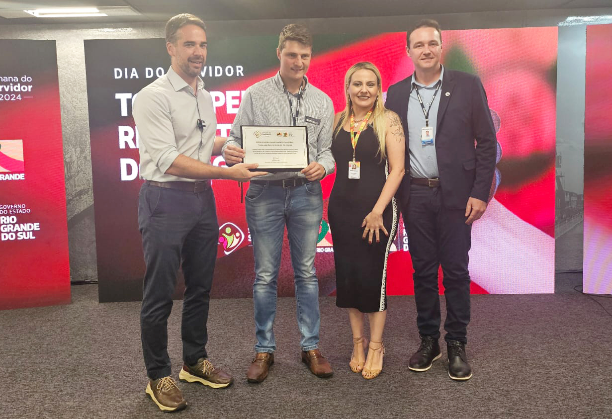 Capa Emater/RS-Ascar recebe reconhecimento pela atuação nas enchentes de maio
