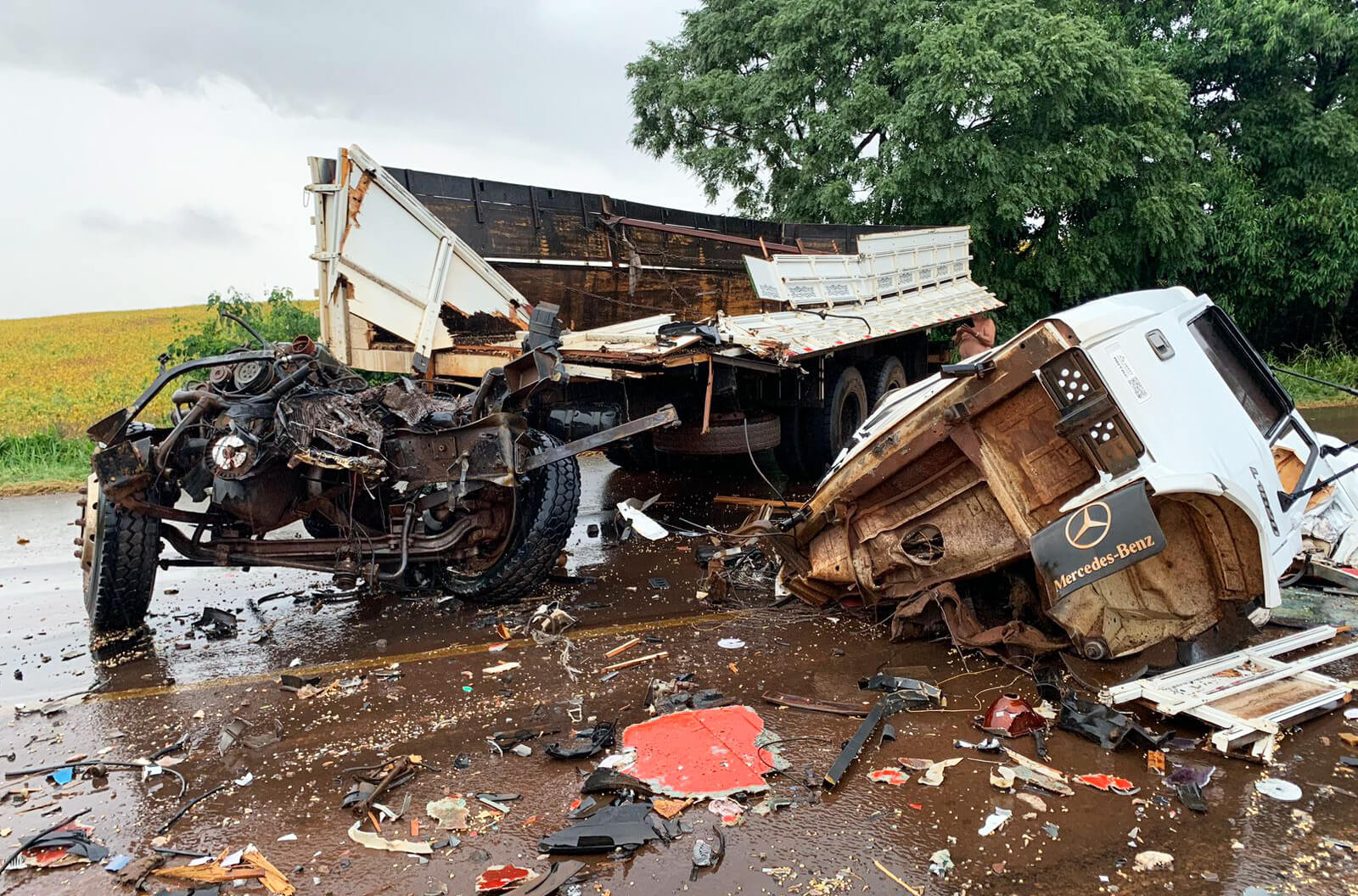 Capa Acidente entre dois caminhões faz duas vítimas fatais em Ronda Alta