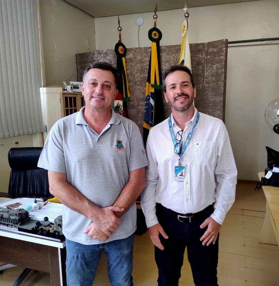 Capa Prefeito de Três Passos recebe novo gerente da Caixa Econômica Federal